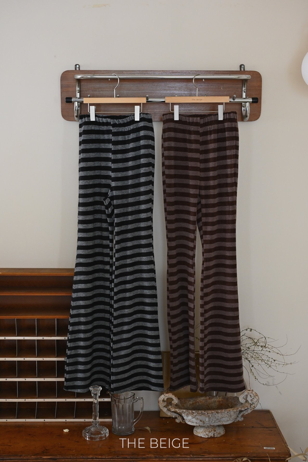 the beige border bell pants(adult)