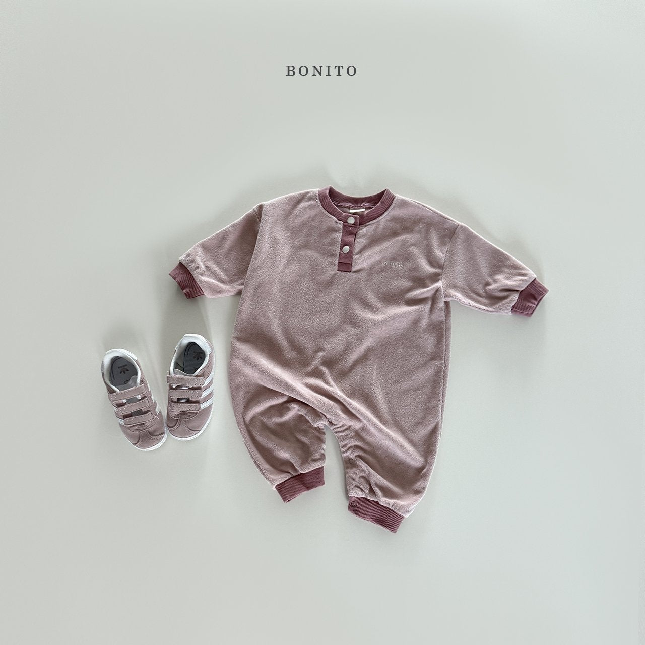 bonito terry color blocking short sleeve suit (3-18m)