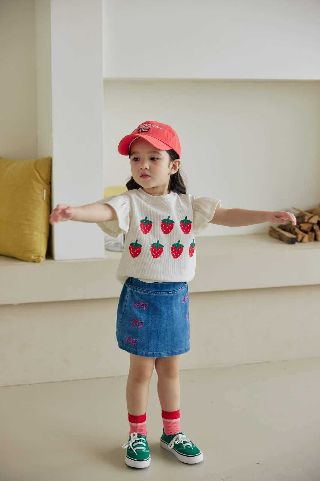 Orangemom 甜甜草莓tee (95-140cm)