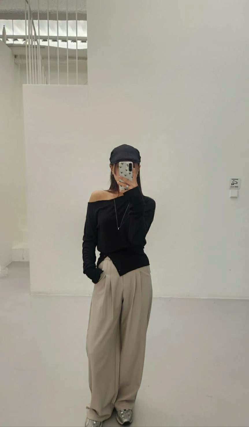 超柔軟露肩鈕扣開叉top