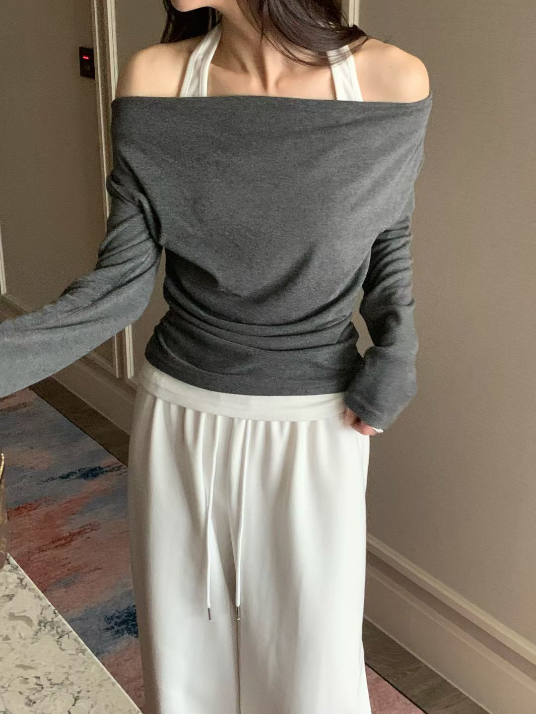 柔軟彈性假兩件掛頸top *共3色