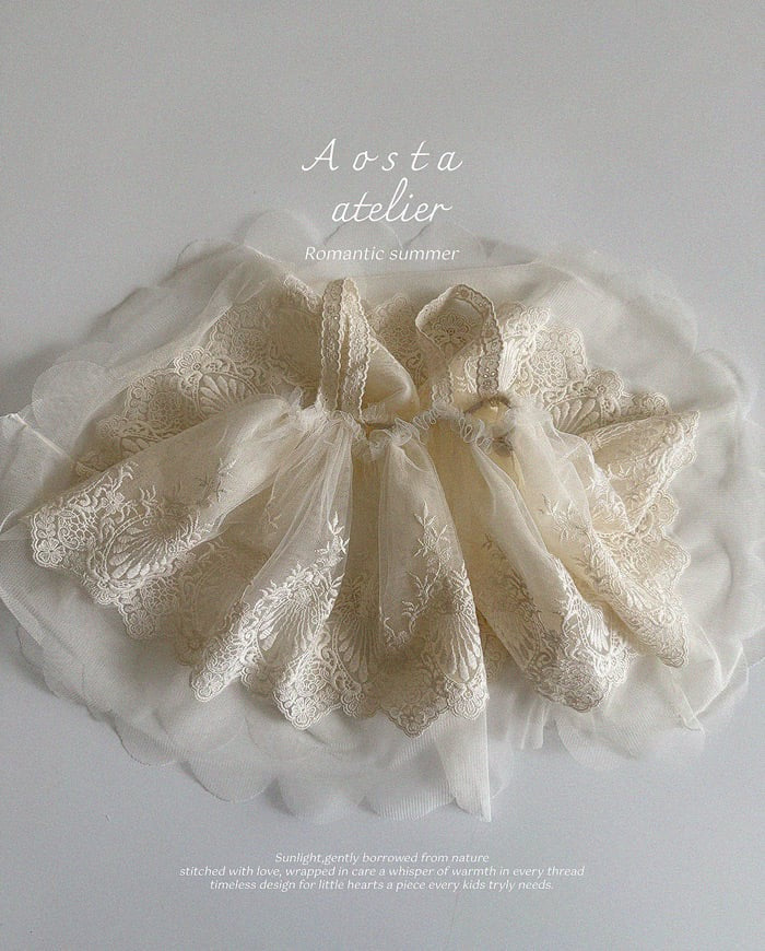 aosta Petal blouse