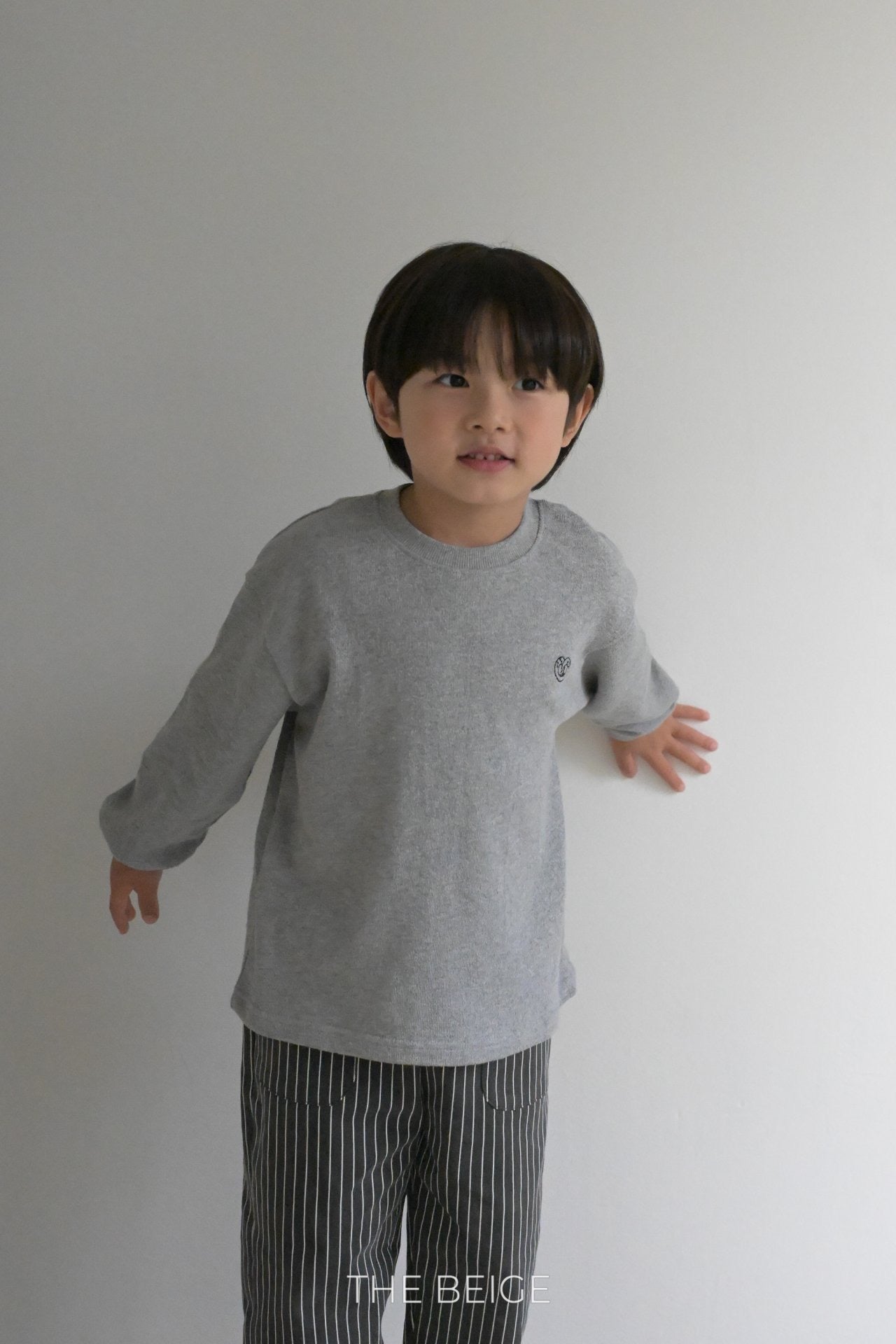 the beige basic long sleeve t-shirt (80-120cm)