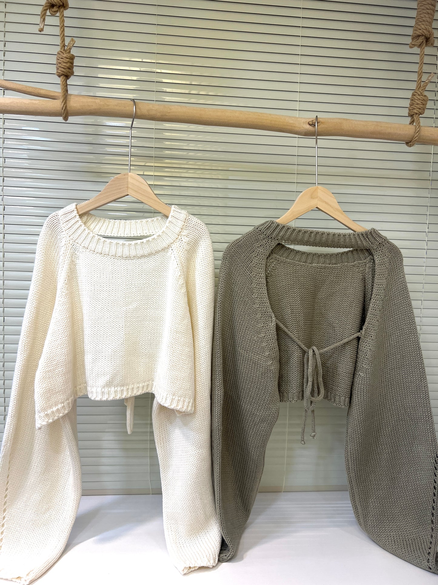 簡約露背綁帶毛衣