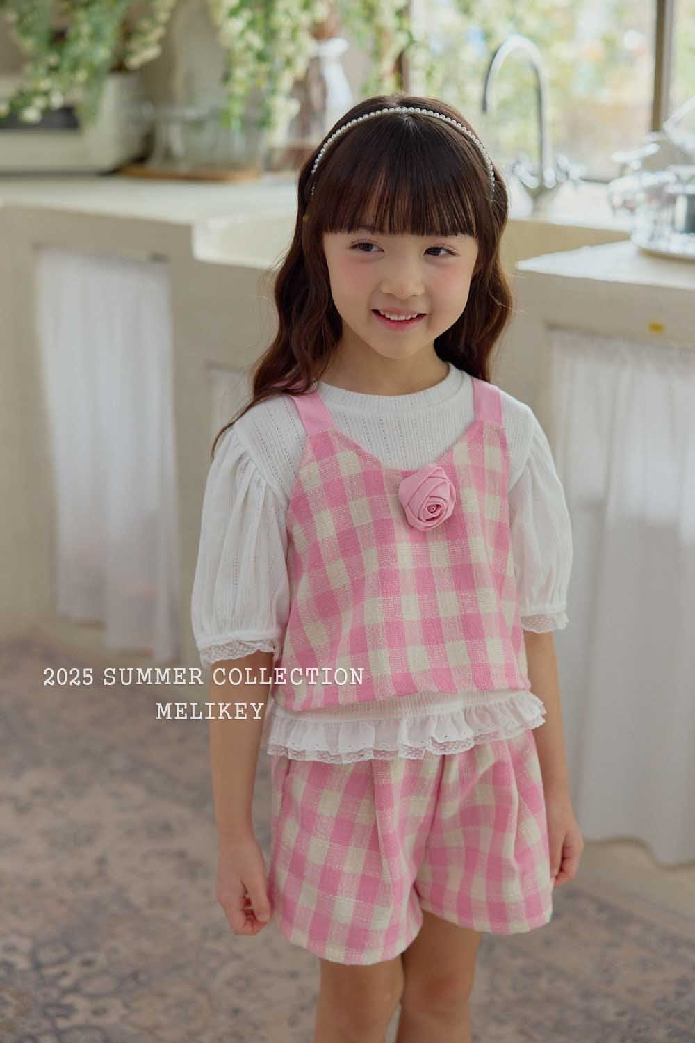 melikey rose brooch