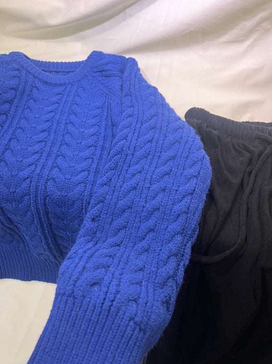 克萊因藍麻花套頭毛衣