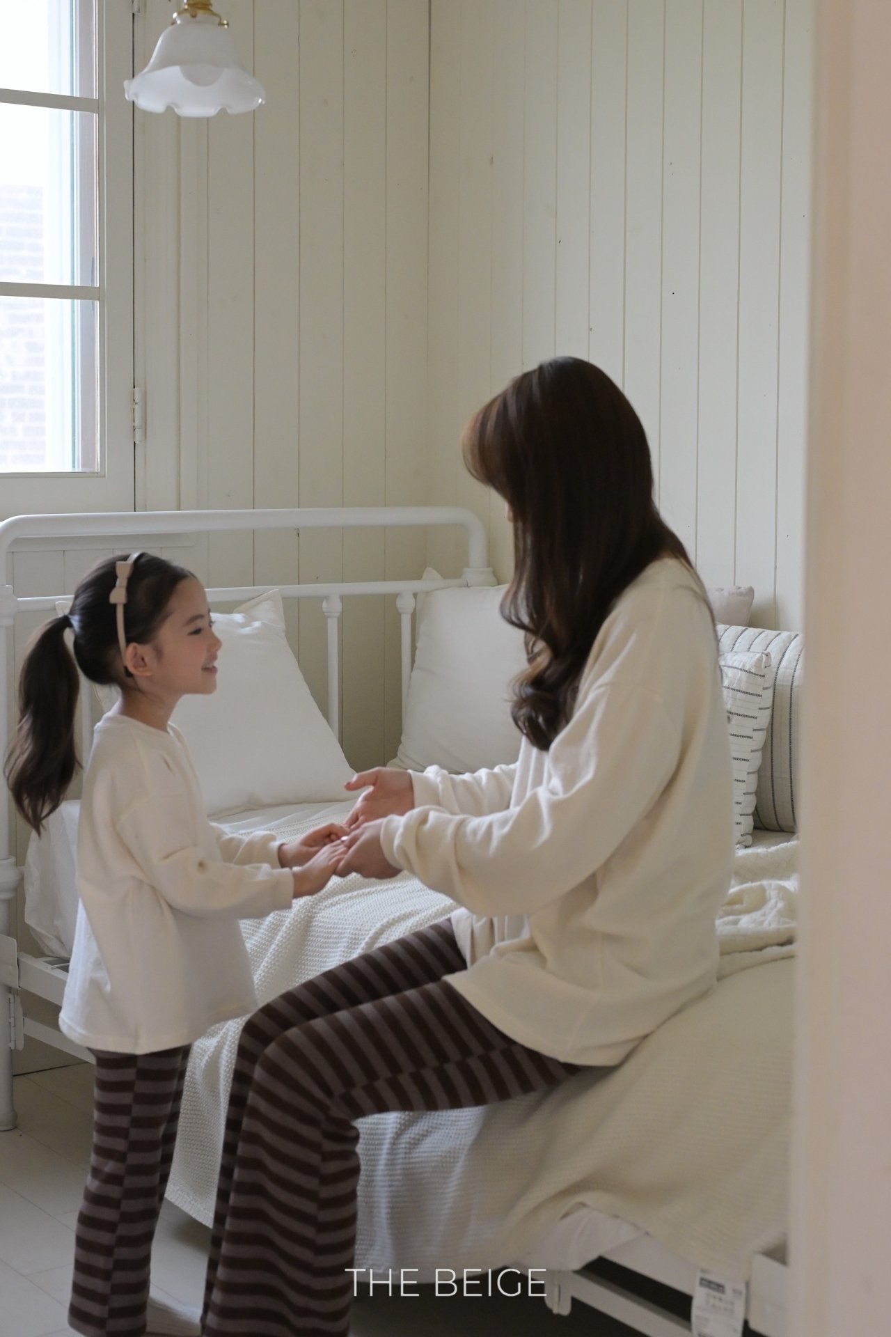 the beige border bell pants(adult)