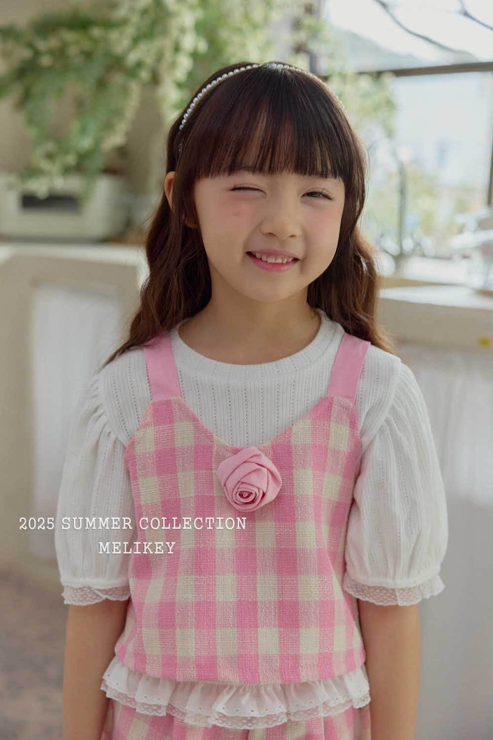 melikey rose brooch