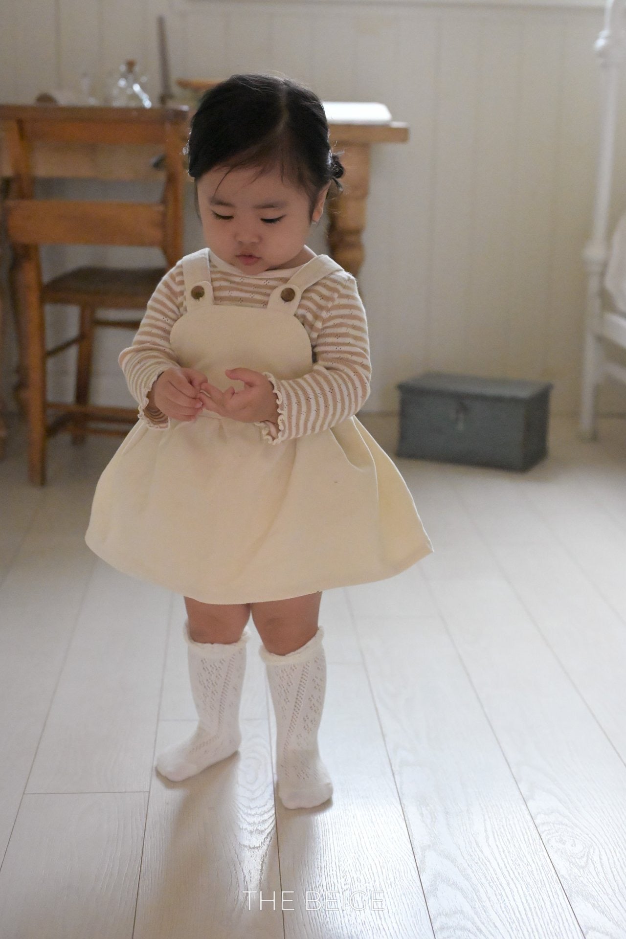 the beige earring suspender suit (6-18m)