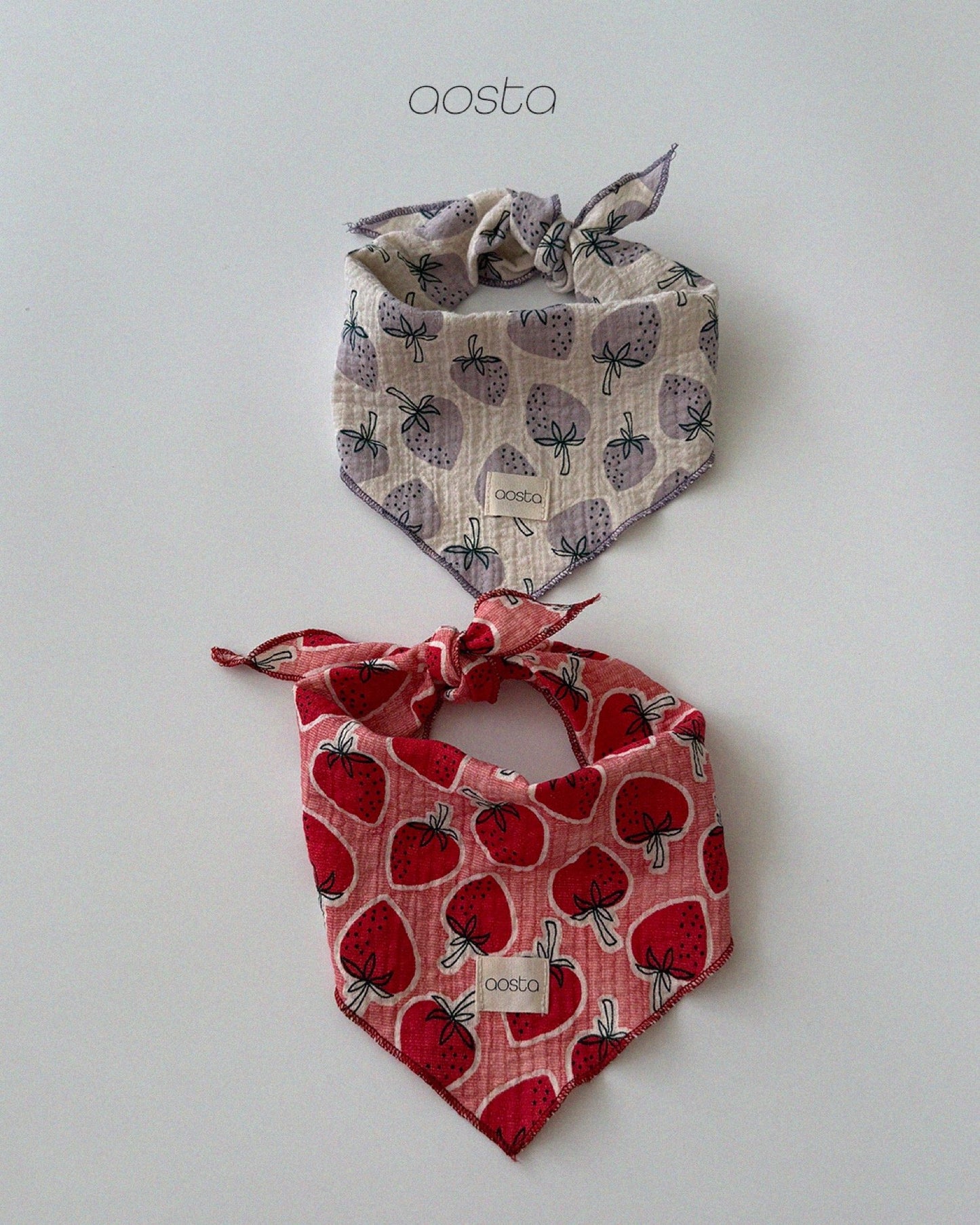 Aosta strawberry scarf