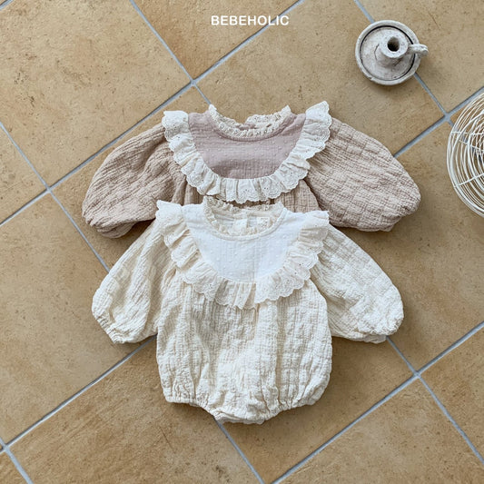 bebeholic lace frill suit (Bebe 3-18m)