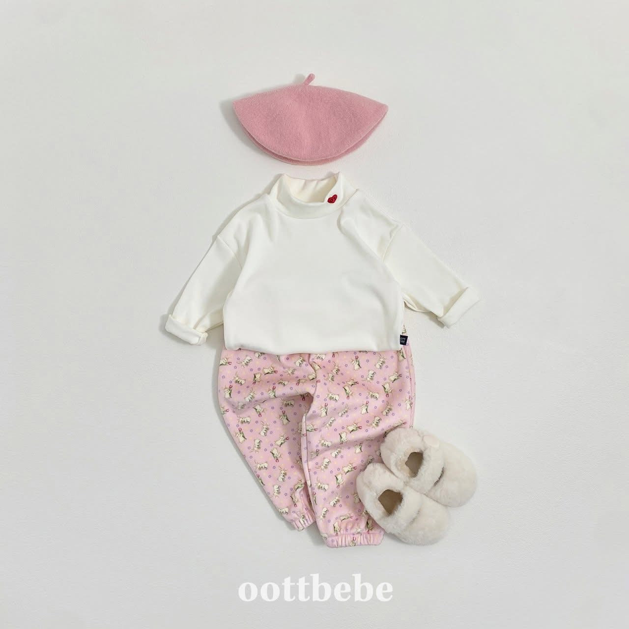 Oottbebe 微高領OT愛心刺繡上衣 (75-120cm)