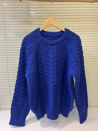 克萊因藍麻花套頭毛衣