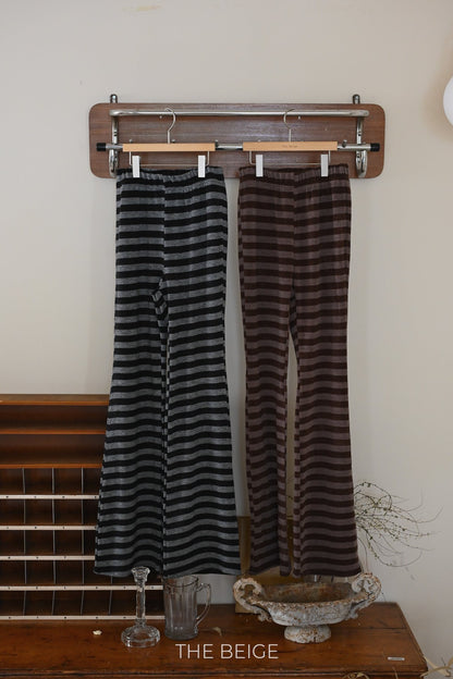 the beige border bell pants(adult)