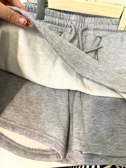 衣櫃必備休閒套裝 (外套連帽拉鏈外套+半身裙褲）