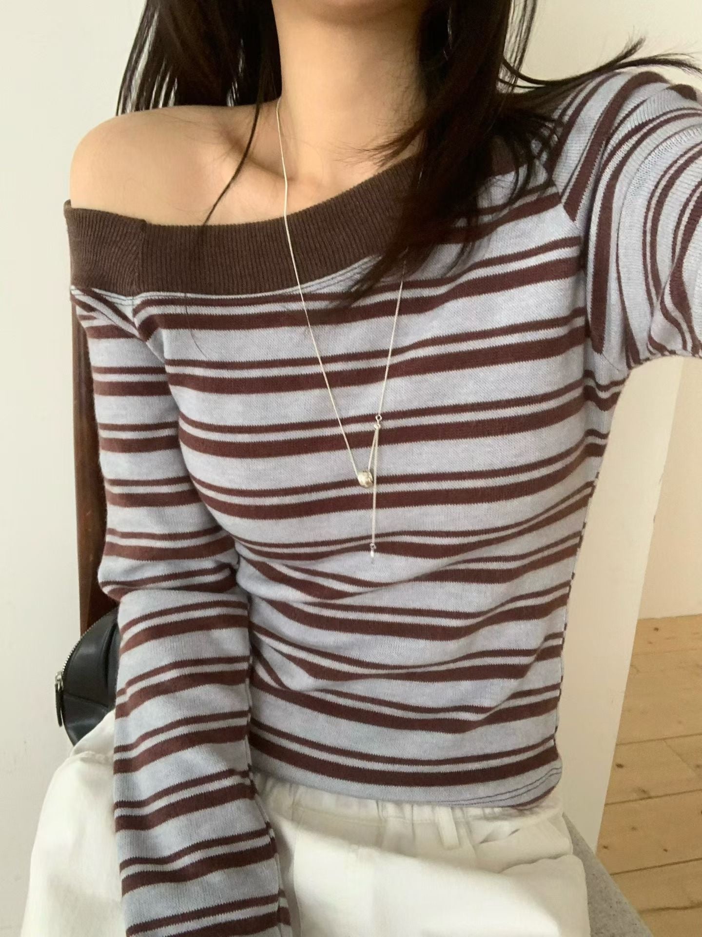 簡約斜肩條紋top *共2色