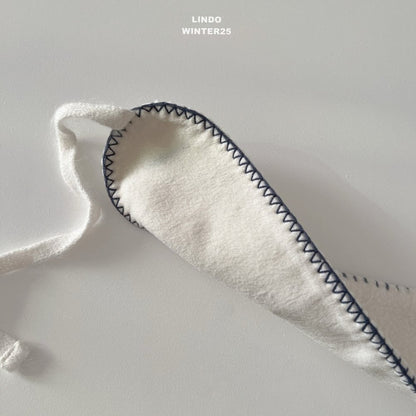 LINDO melo embroidery earmuff