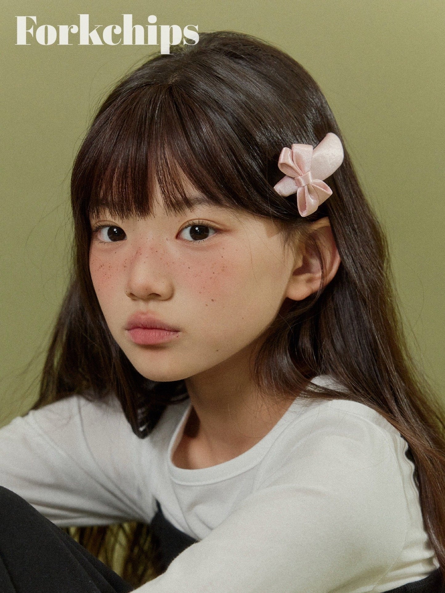 FORKCHIPS blush ribbon pin