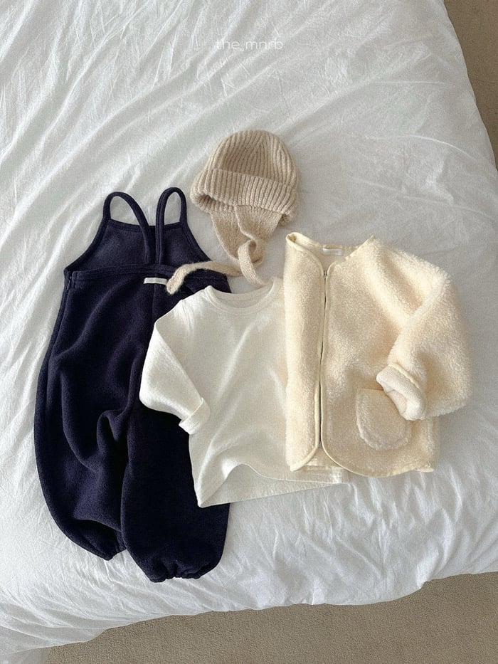 minirobe earlobe shaped beanie