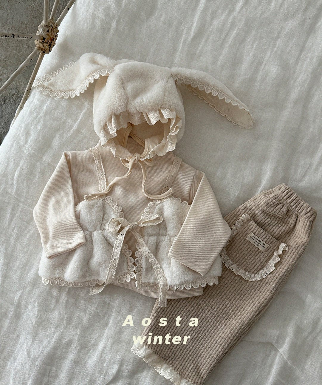 Aosta fur open bustier