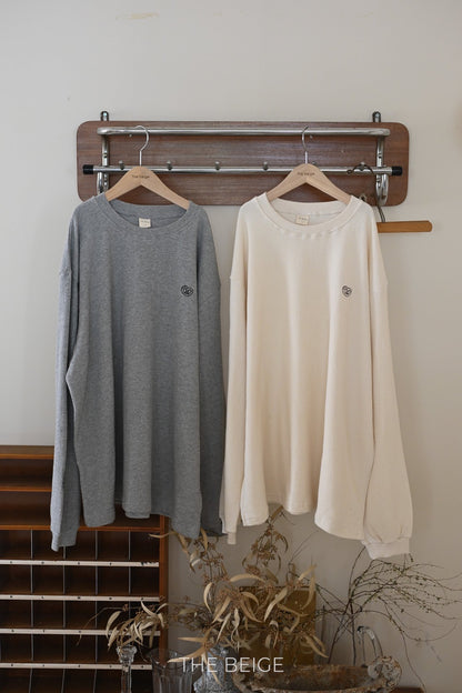 the beige basic long sleeve t-shirt(adult)