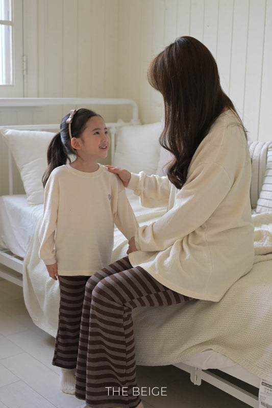 the beige basic long sleeve t-shirt(adult)