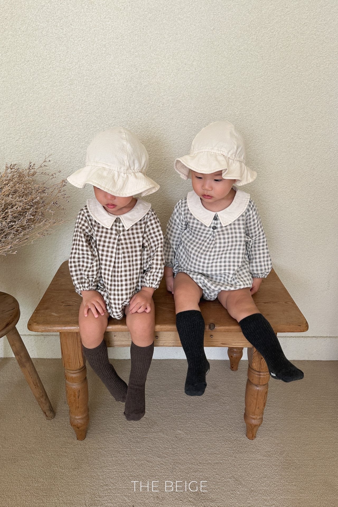 the beige petit collar suit (6-18m)