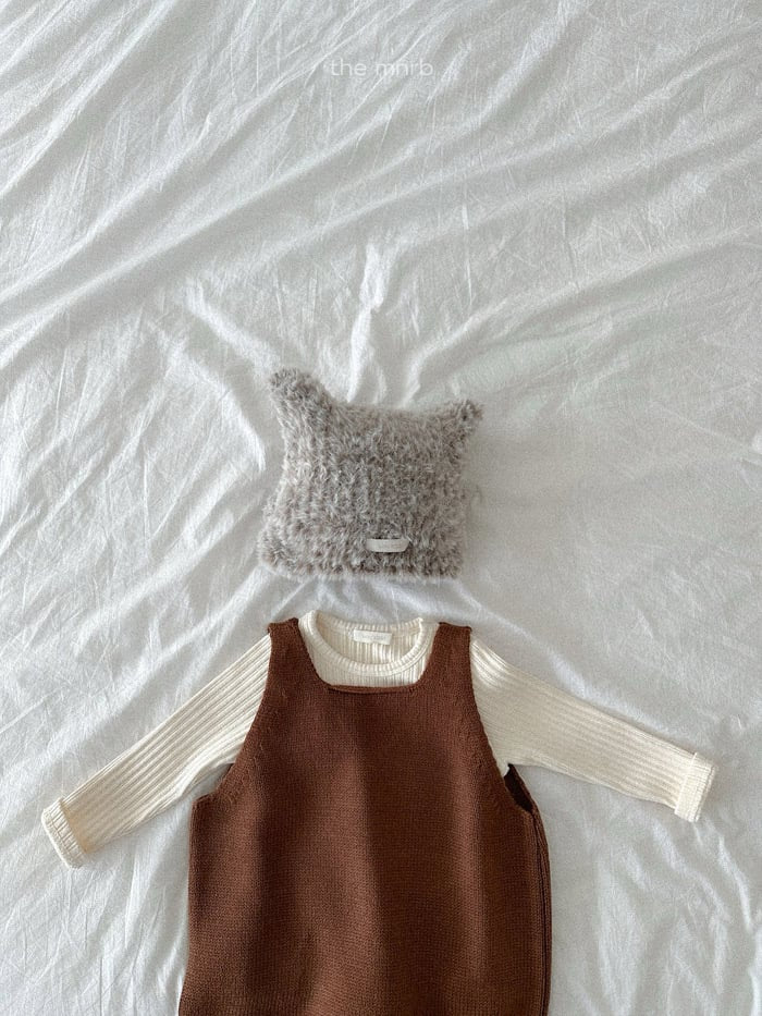 minirobe booklet cat beanie