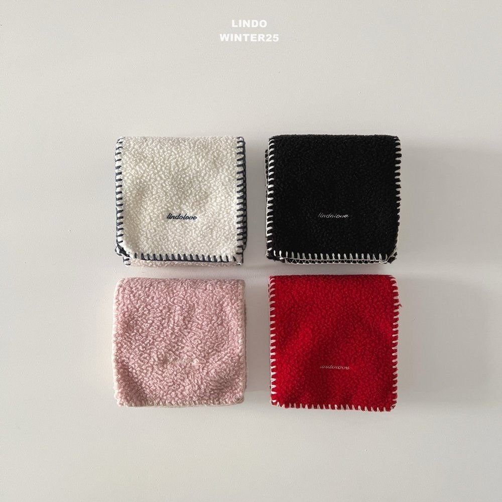 LINDO melo embroidery muffler