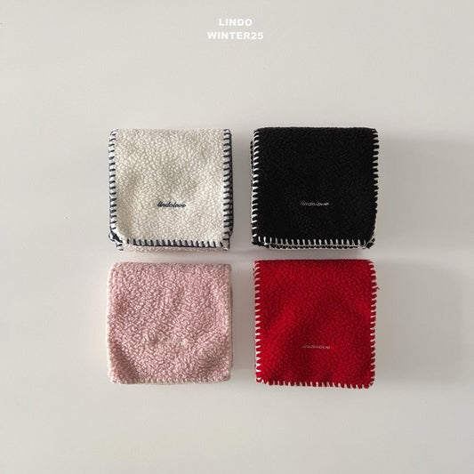 LINDO melo embroidery muffler