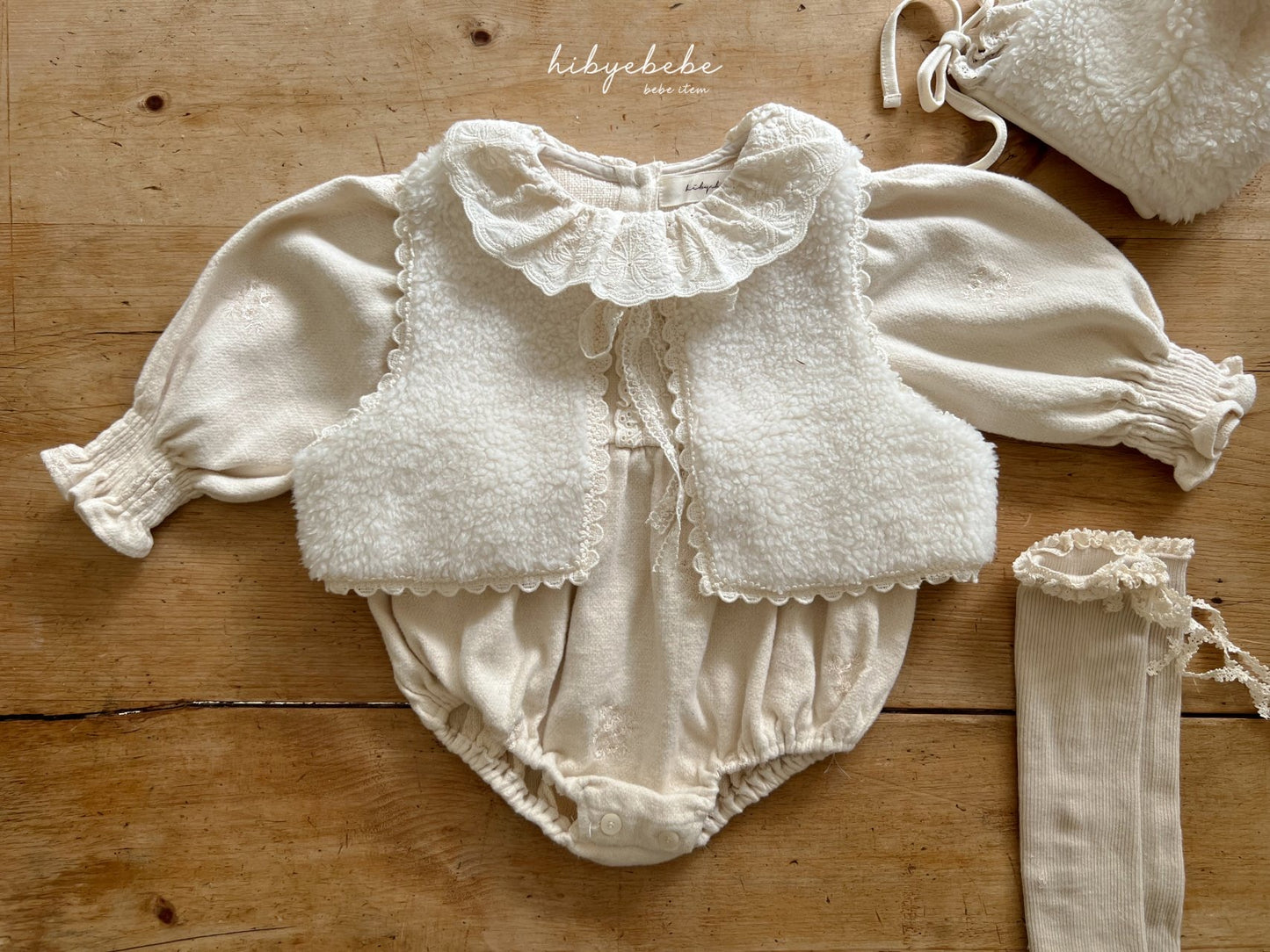 hibyebebe snowflake fur vest (Bebe )