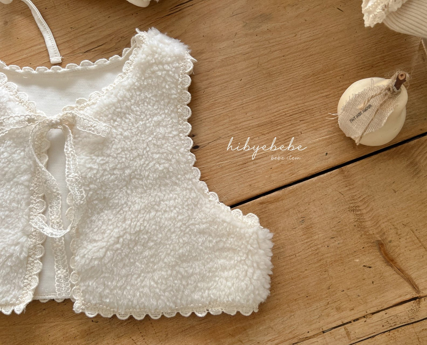 hibyebebe snowflake fur vest (Bebe )