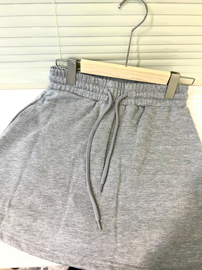 衣櫃必備休閒套裝 (外套連帽拉鏈外套+半身裙褲）