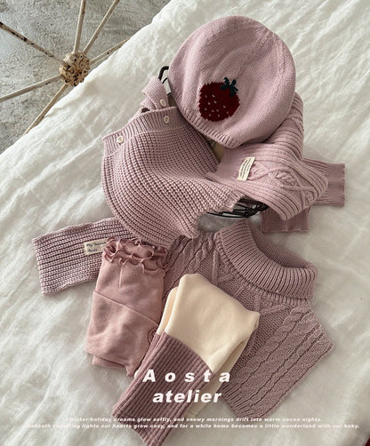 Aosta knit strawberry hat