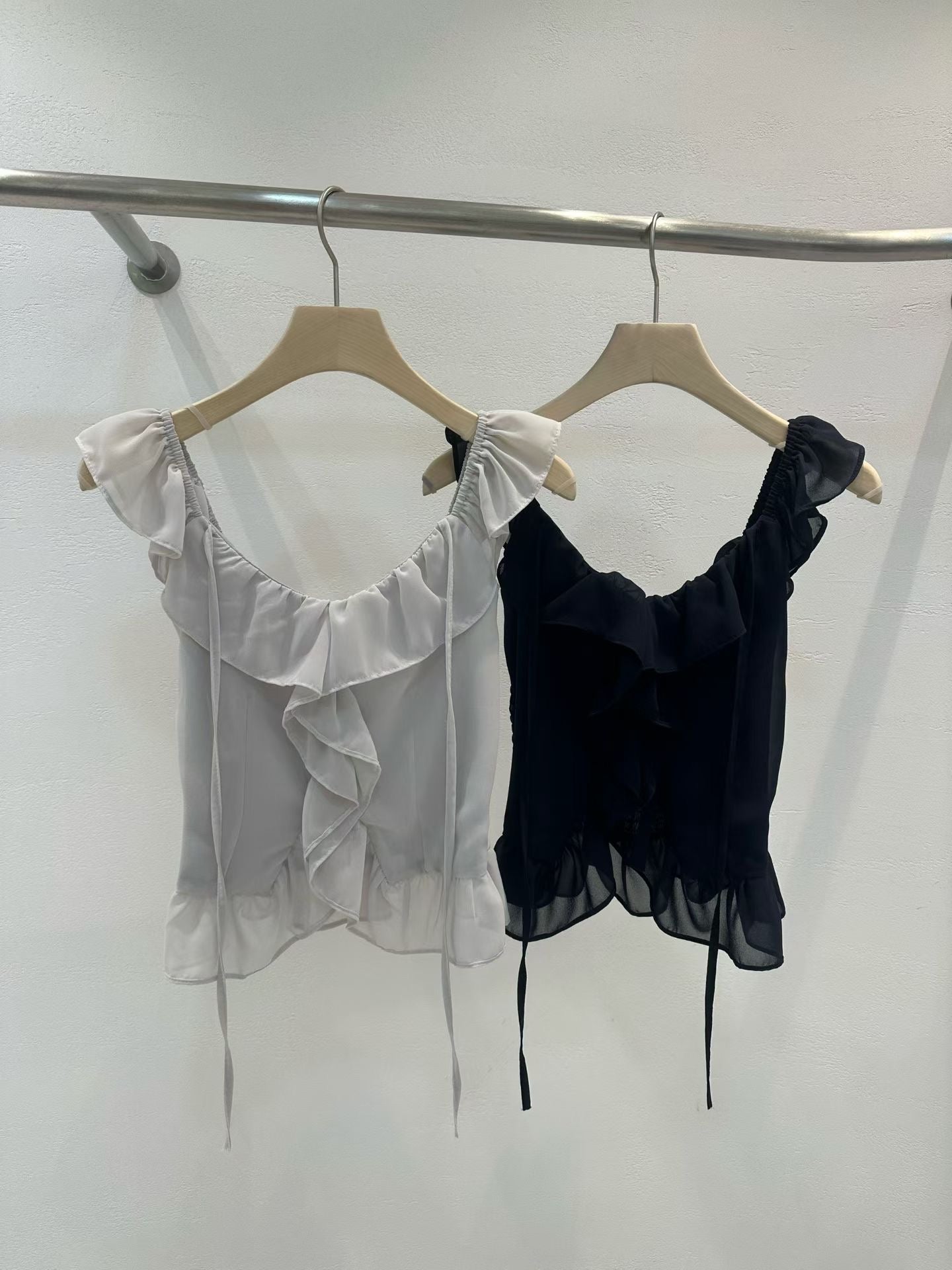 輕紗荷葉邊設計感blouse *共2色