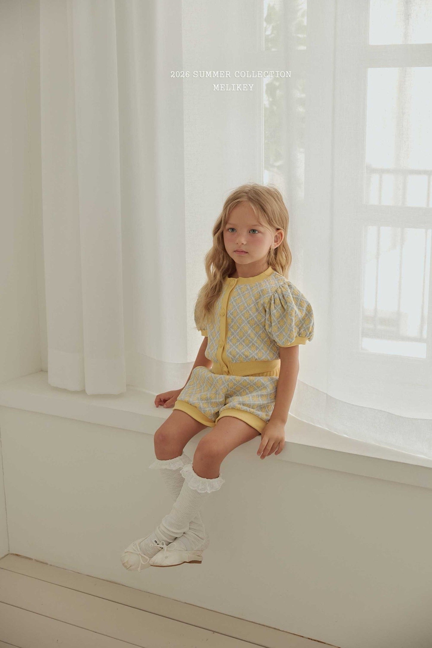 melikey ally frill socks