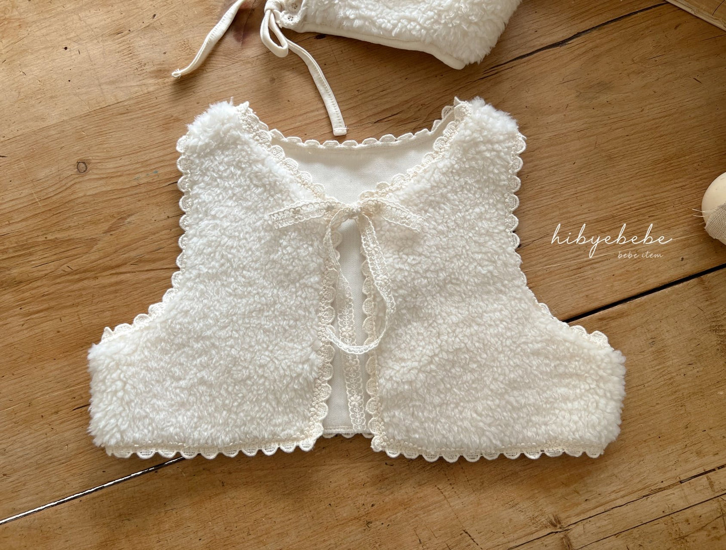 hibyebebe snowflake fur vest (Bebe )