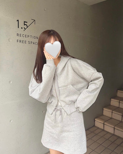 衣櫃必備休閒套裝 (外套連帽拉鏈外套+半身裙褲）