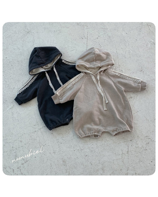 nunubiel lace hood romper (3-18m)