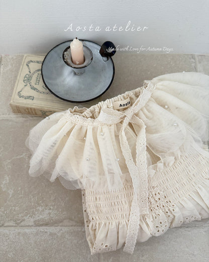Aosta lace cape