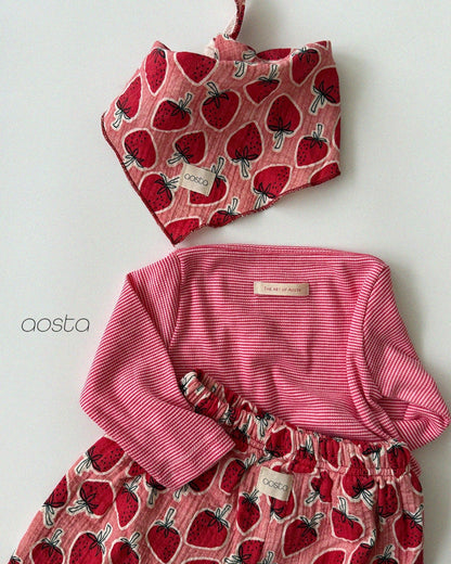 Aosta strawberry scarf