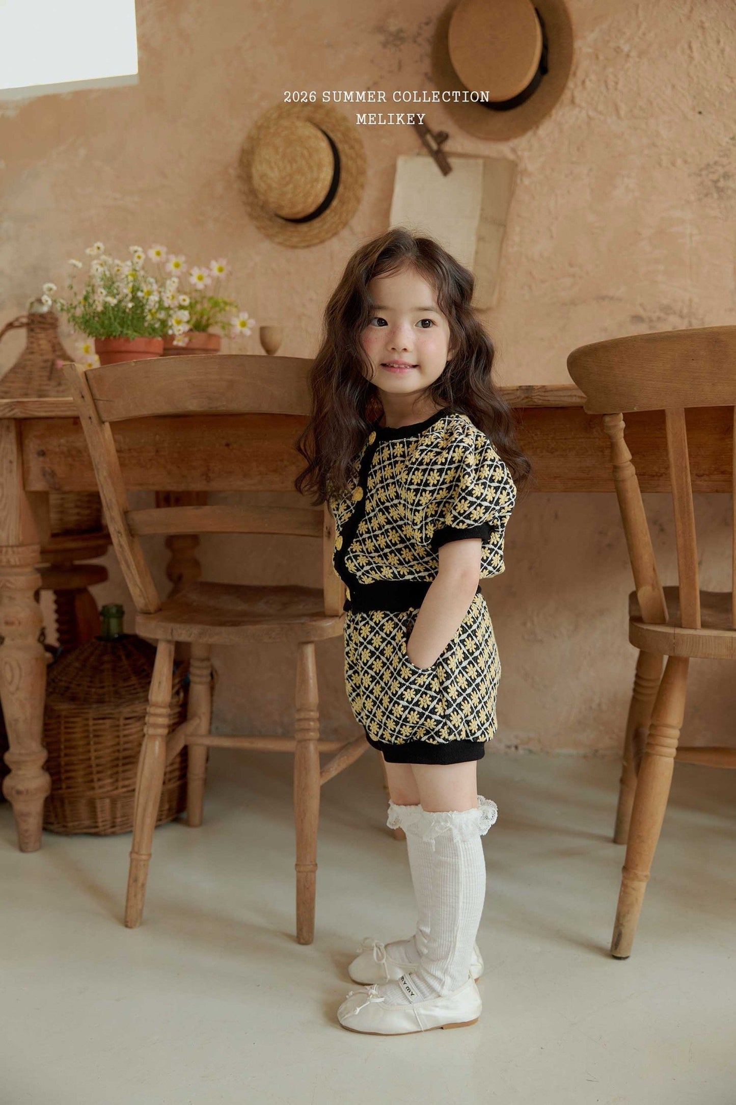 melikey ally frill socks