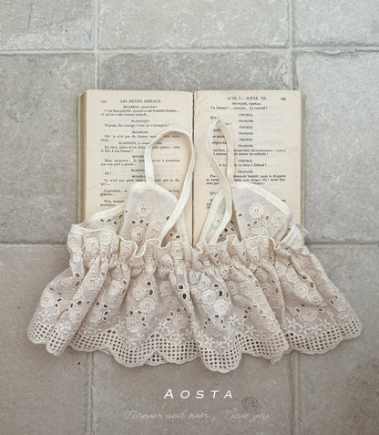 Aosta lace ribbon vest