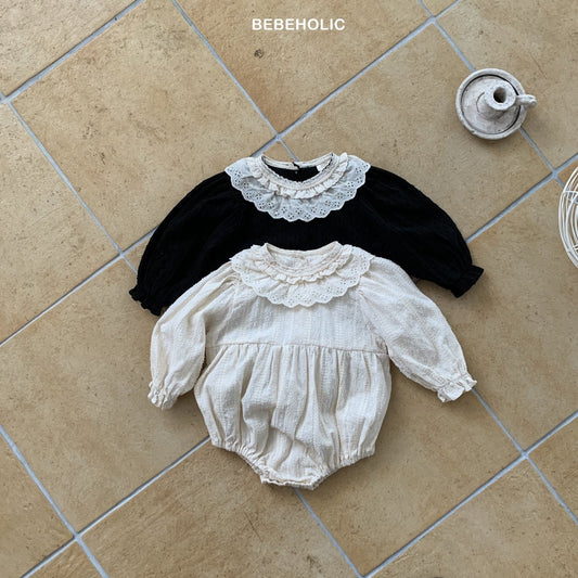 bebeholic lace collar suit (Bebe 3-18m)