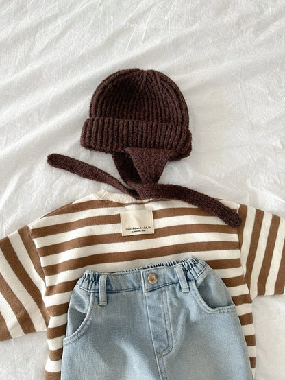 minirobe earlobe shaped beanie