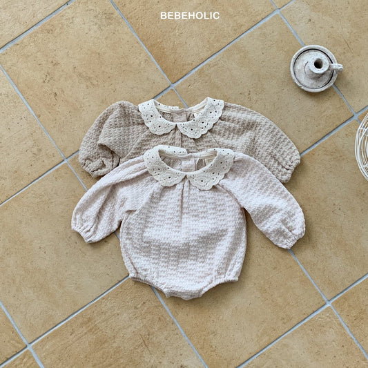 bebeholic embo knit suit (Bebe 3-18m)