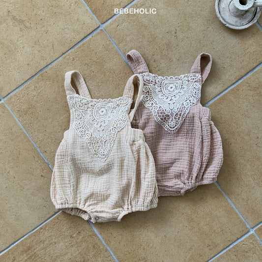 bebeholic mongsil suspener suit (Bebe 3-18m)