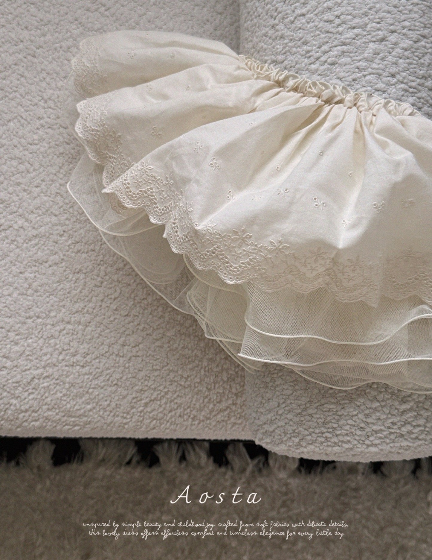 Aosta lace skirt