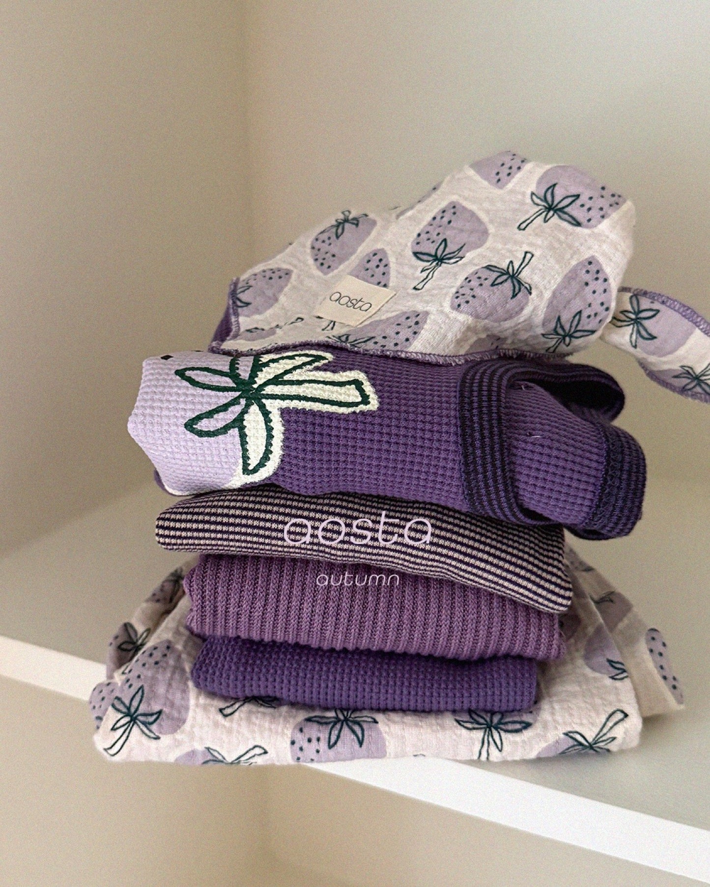 Aosta strawberry scarf