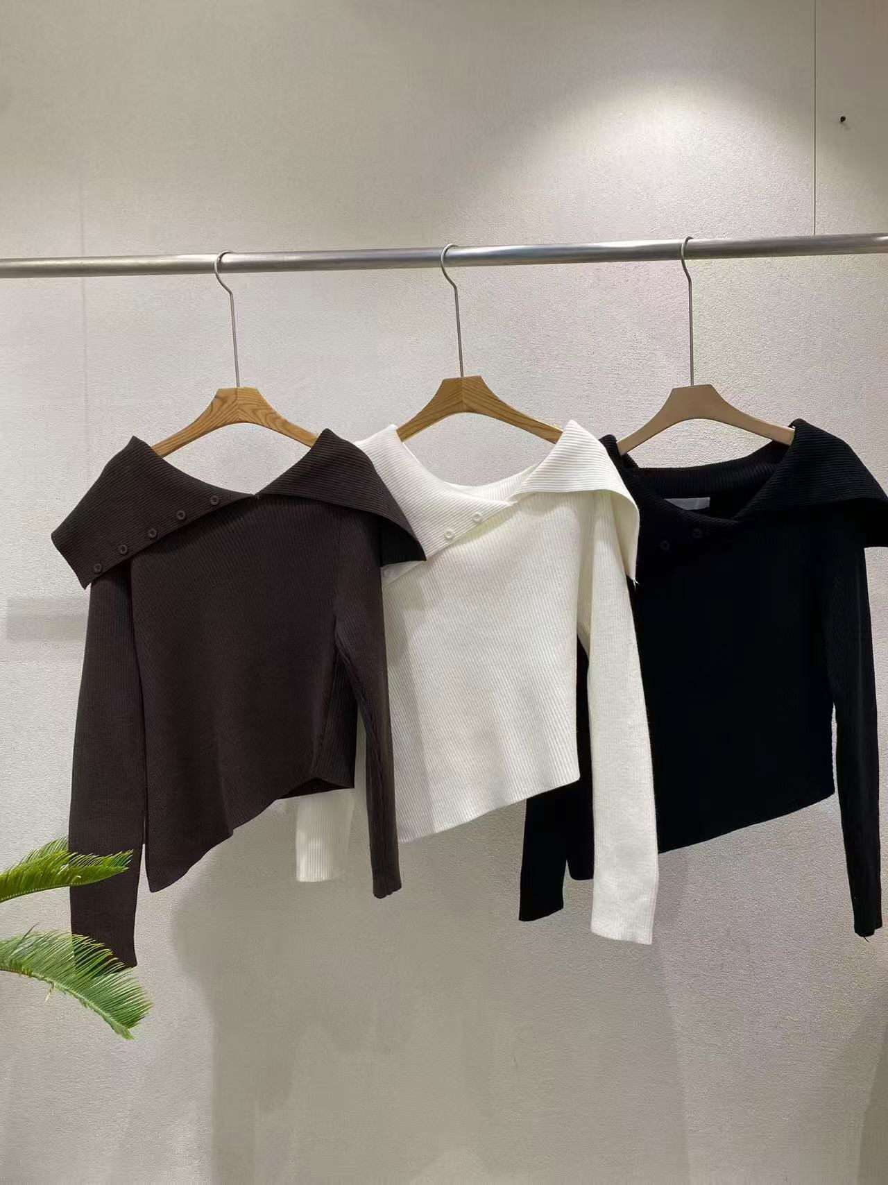 設計領口針織top *共3色